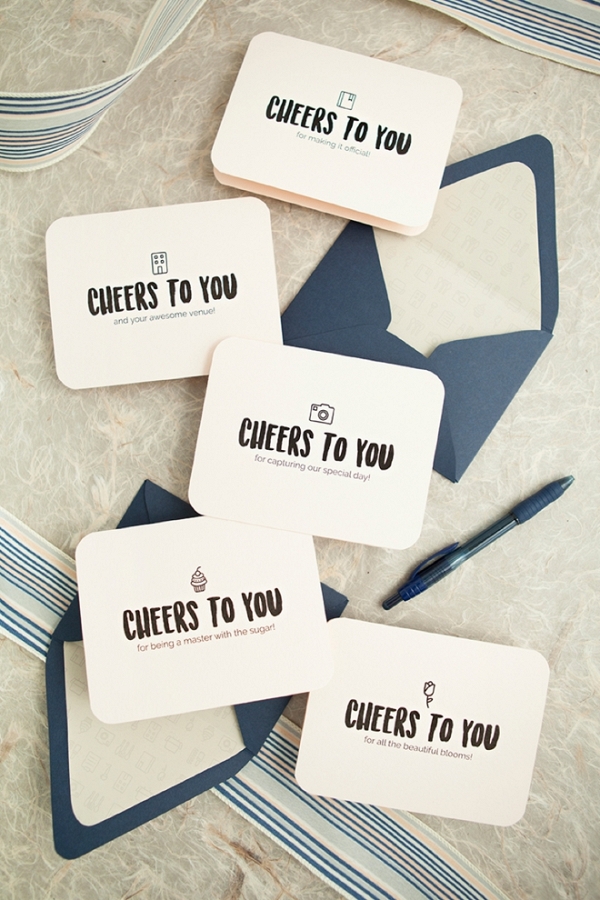 Check out these awesome free printable wedding vendor thank you cards!