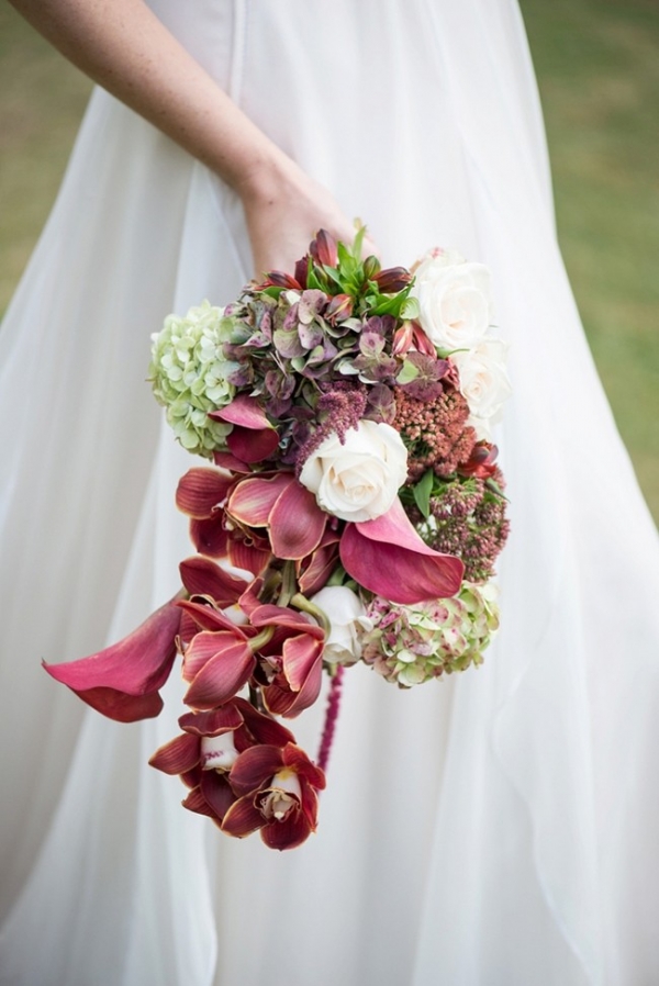 Garnet red wedding bouquet