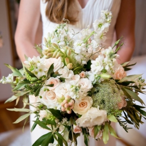 Peach & cream wedding bouquet