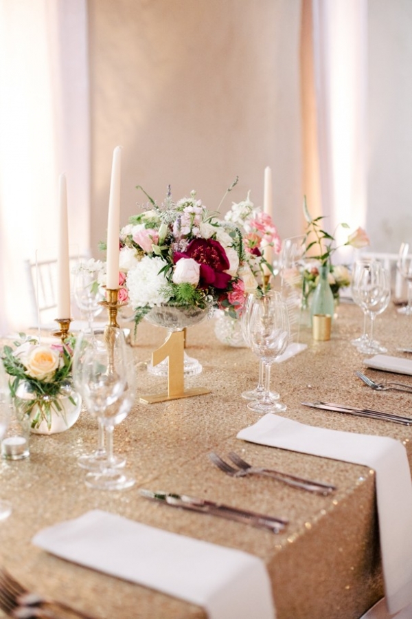 Gold & glitter tablescape with romantic floral centrepiece
