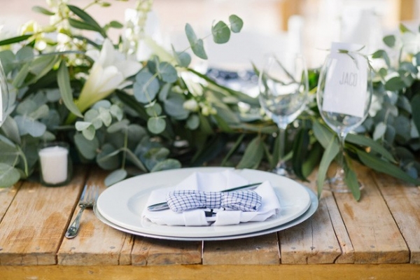 Bow tie place setting