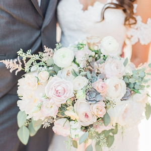 White and blush bridal bouquet