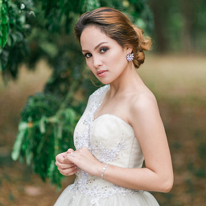 Romantic Glam Bridal Style Capturing Smiles Photography