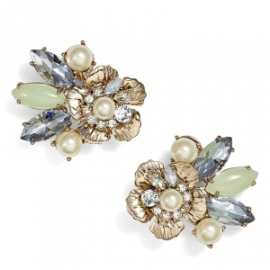 Crystal flower stud earrings