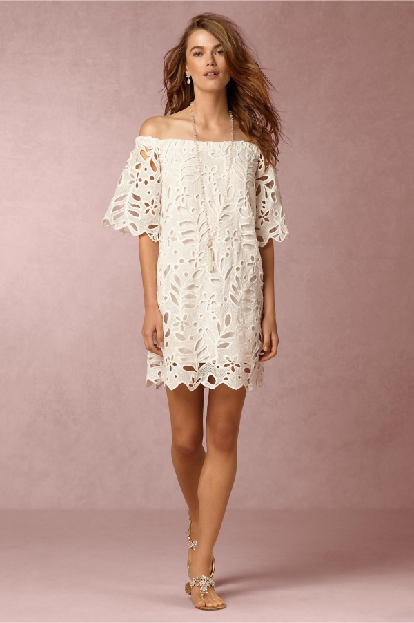 Summer dress with eyelet lace