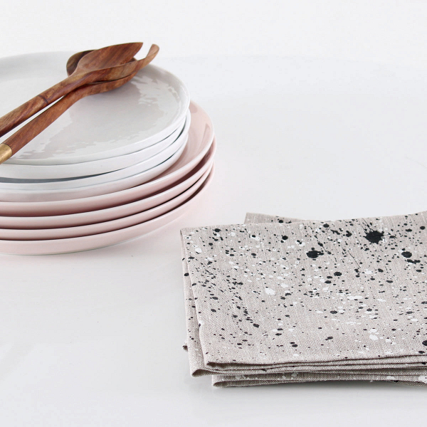 Splatter-painted linen napkin set