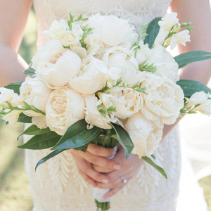 Classic white bridal bouquet