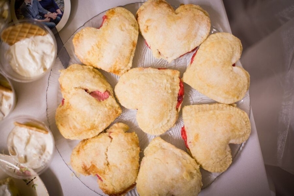 Heart Shaped Mini Pies | Pie Themed Wedding | Photo by Eric Vest Photography