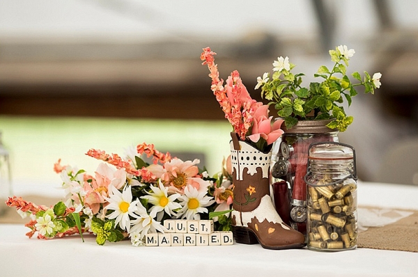 rustic wedding decor from The Budget Savvy Bride