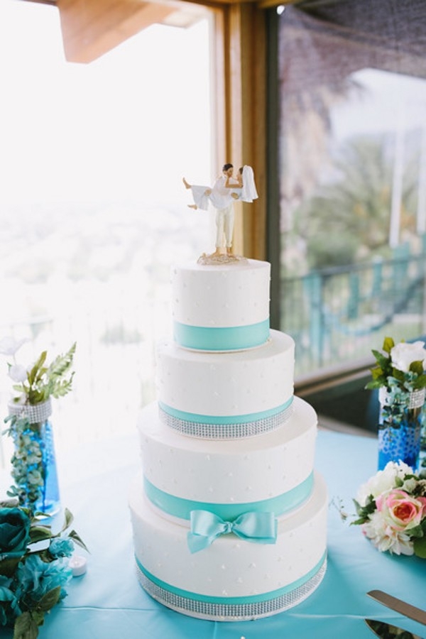 Classic Tiered Wedding Cake | Photo by Summer Shea Photography