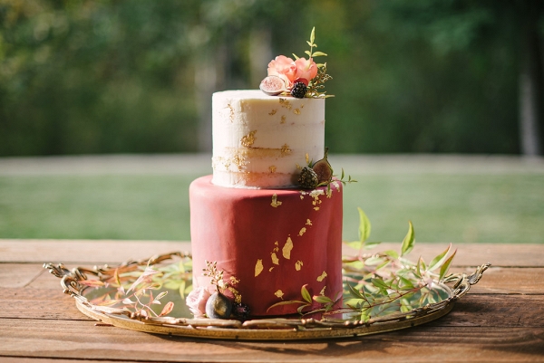Red, gold and white wedding cake