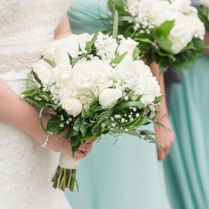 All white bridal bouquet