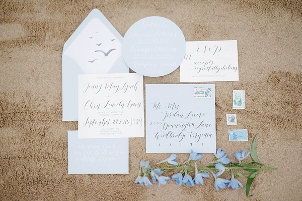 Stationery with calligraphy and seagulls