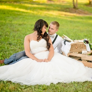Picnic wedding with bride and groom