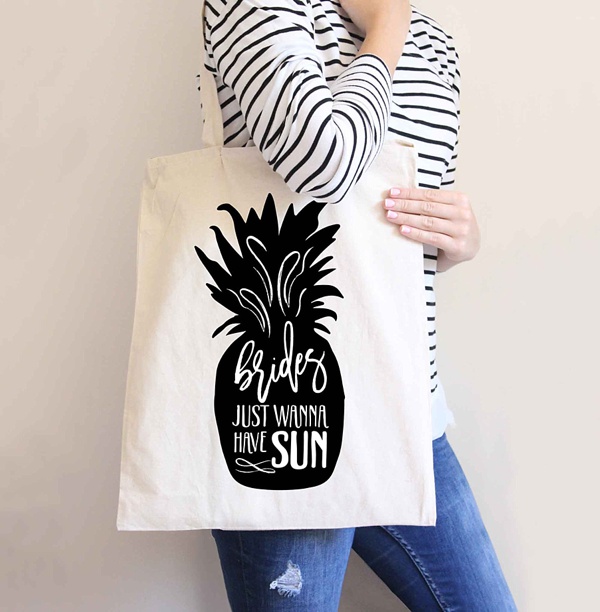 Pineapple tote bag for bride