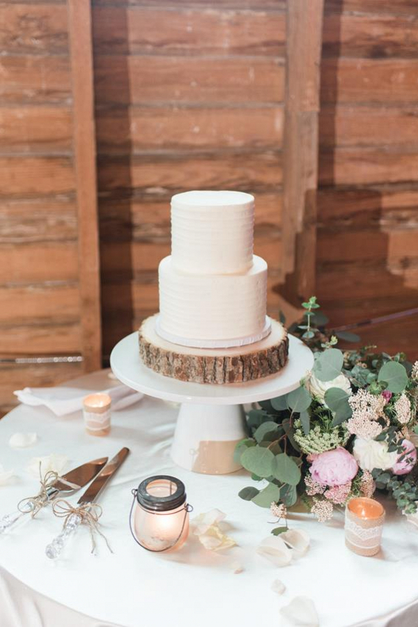 Simple rustic wedding cake