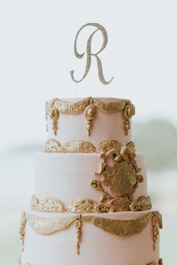 Maryland Gatsby Wedding - gold wedding cake